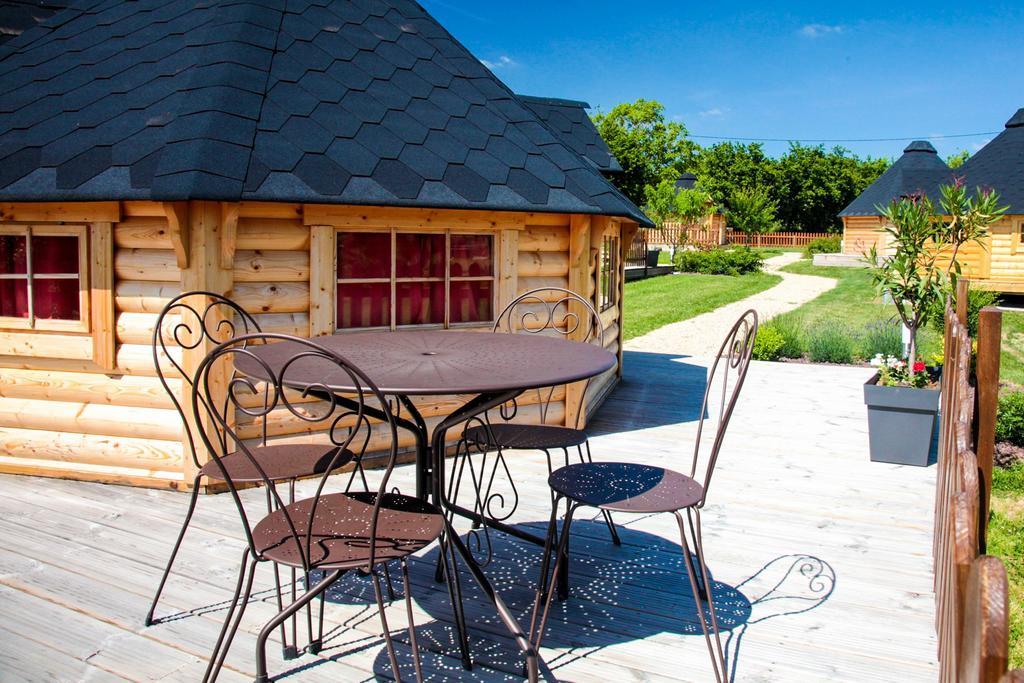 Domaine De La Courillere Bed & Breakfast Le Boupere Ngoại thất bức ảnh