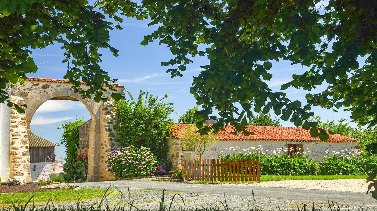 Domaine De La Courillere Bed & Breakfast Le Boupere Ngoại thất bức ảnh