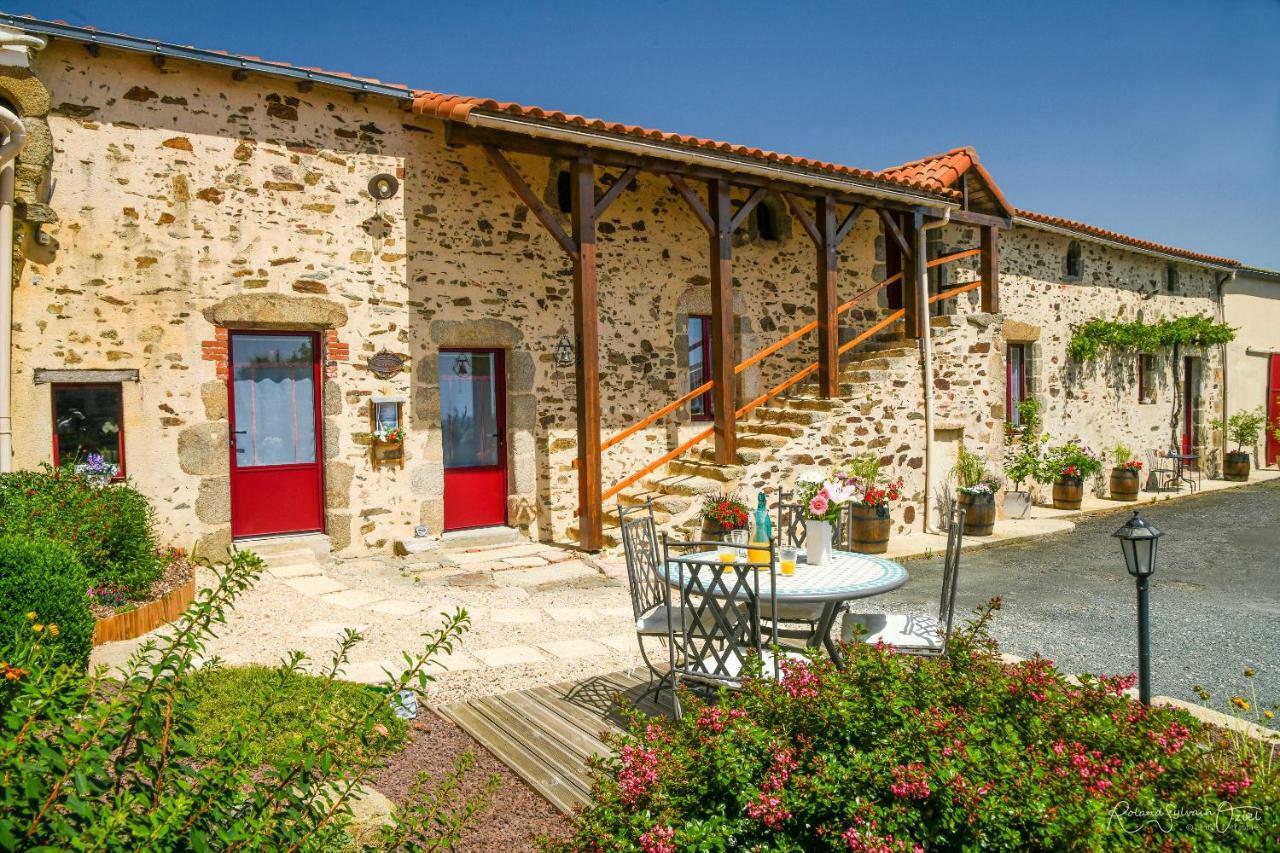 Domaine De La Courillere Bed & Breakfast Le Boupere Ngoại thất bức ảnh